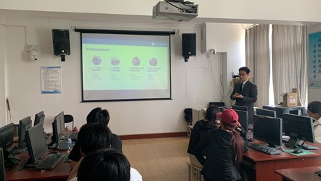 華住店長走進(jìn)精英班課堂講述品牌故事