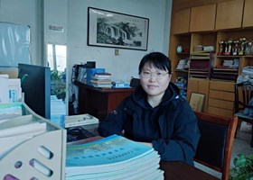 李　靜